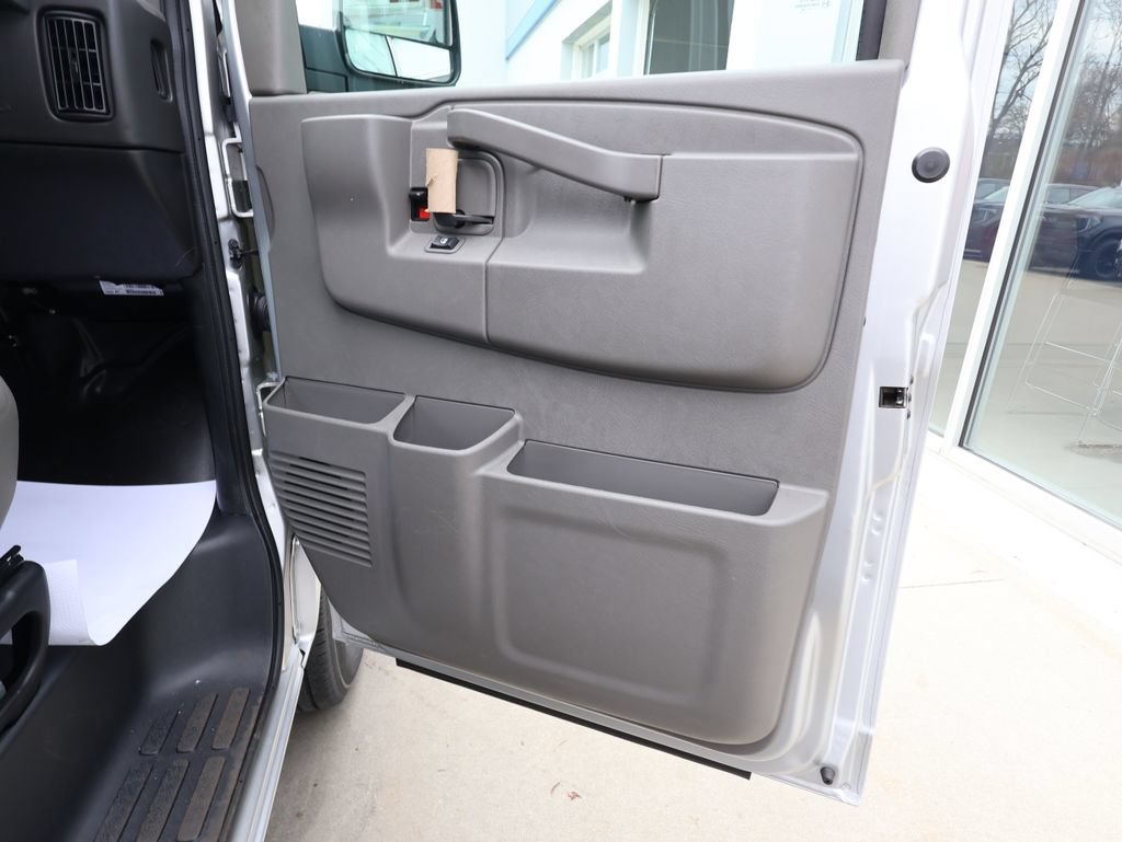 New 2026 Chevrolet Express 2500 w/ Enhanced Convenience Package RWD image 24