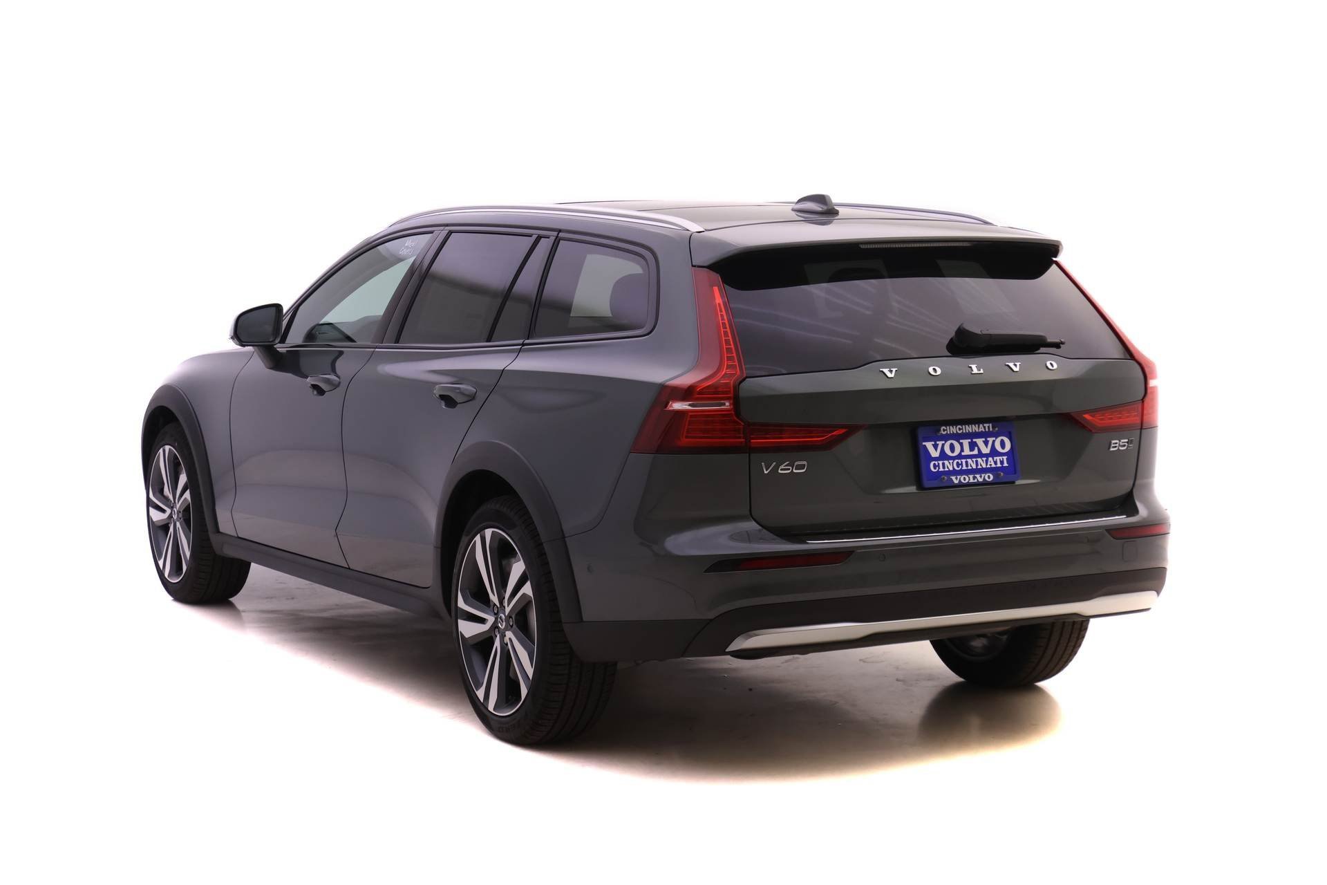 New 2026 Volvo V60 B5 Cross Country Plus w/ Protection Package Premier image 5