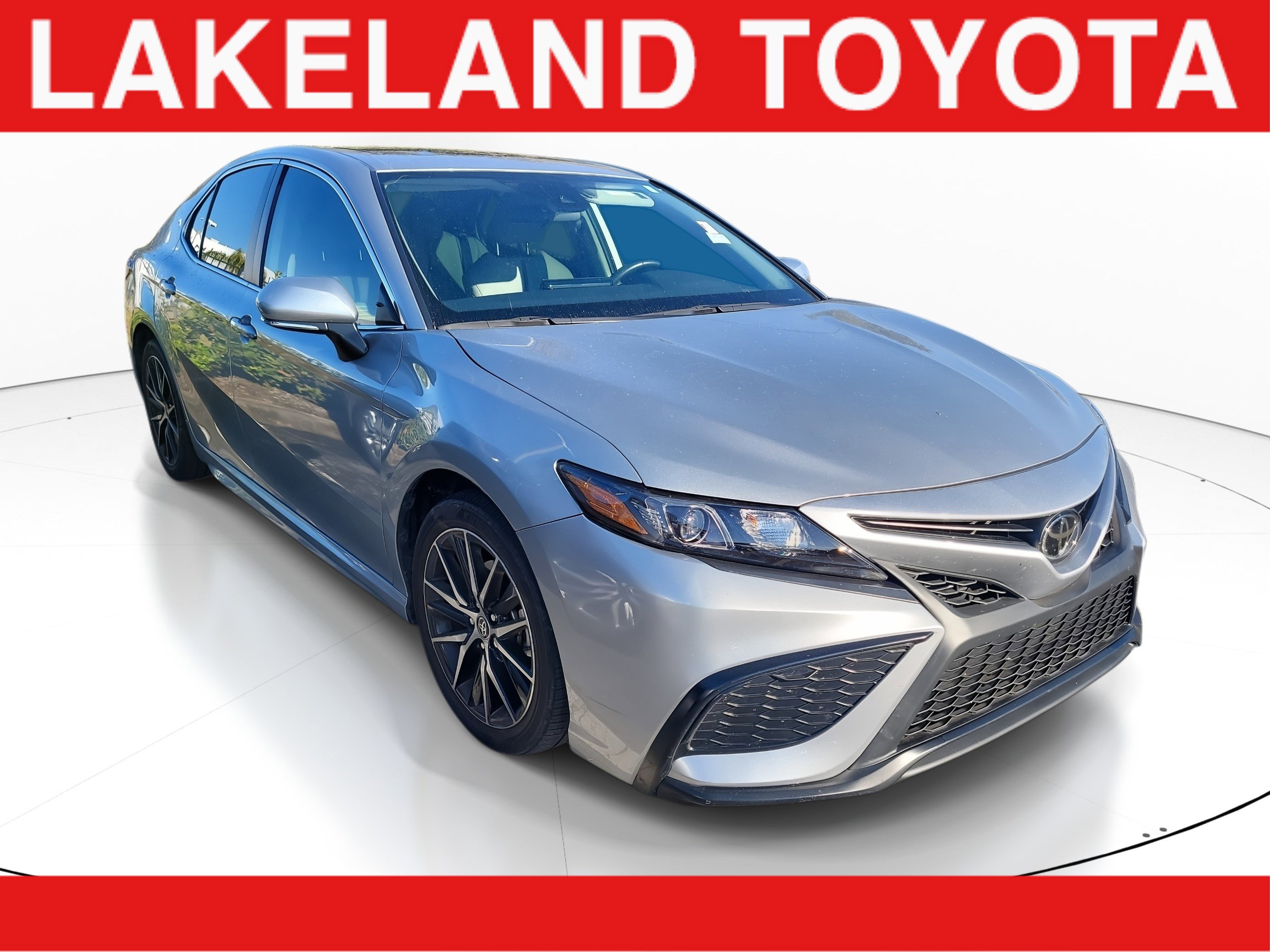 Certified 2024 Toyota Camry SE image 1