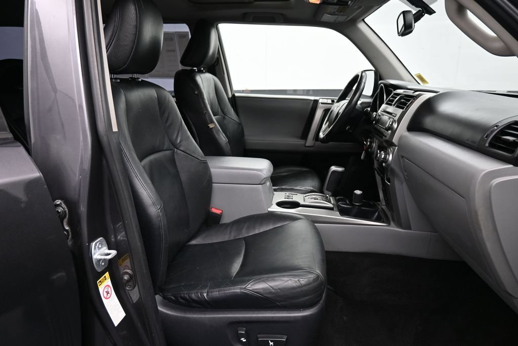 Used 2011 Toyota 4Runner SR5 w/ Premium Pkg w/Leather AWD/4WD image 24