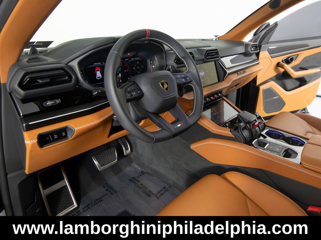 Used 2025 Lamborghini Urus SE AWD/4WD image 11