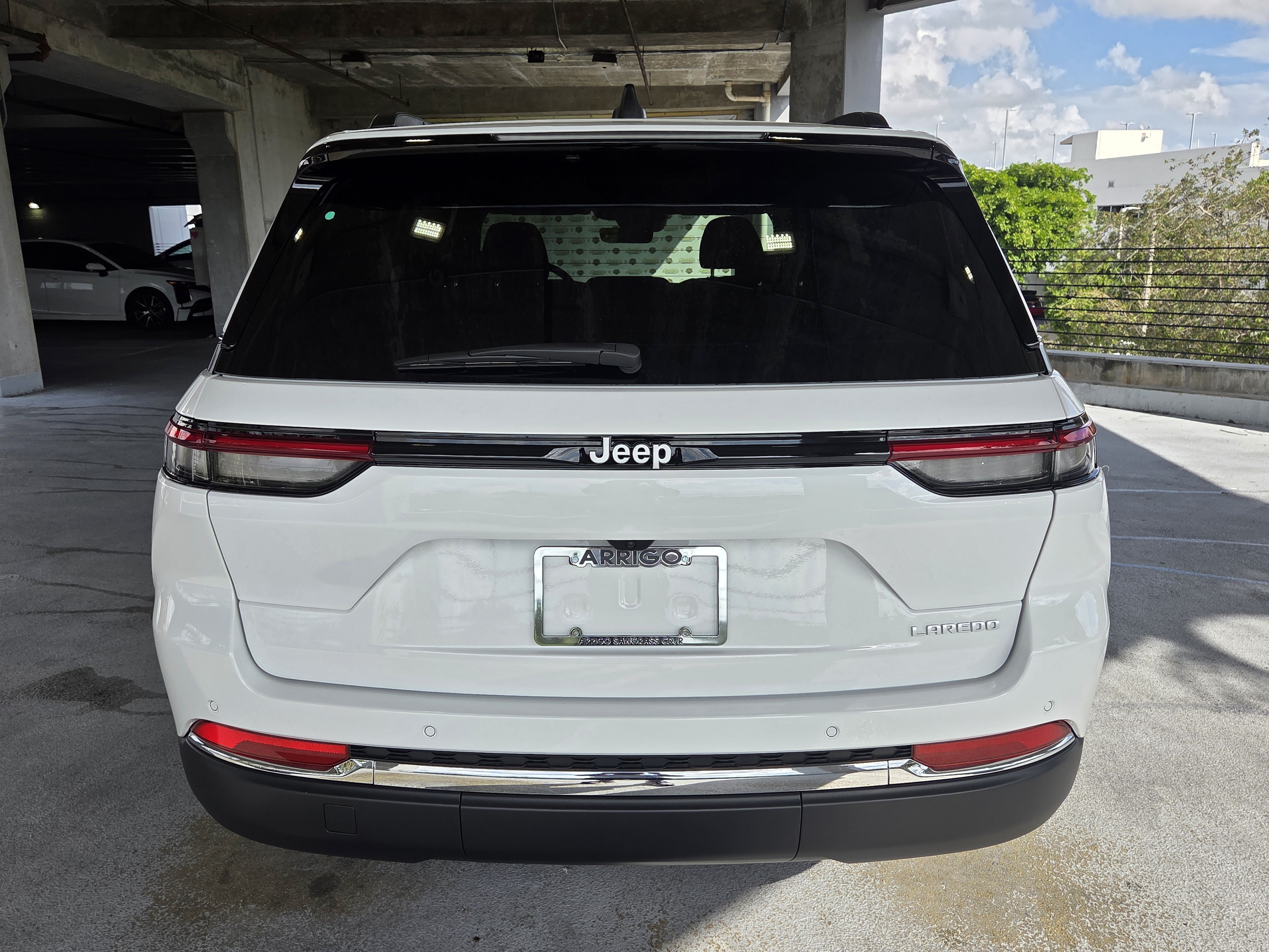 New 2025 Jeep Grand Cherokee Laredo w/ MOPAR Finishing Package RWD image 6