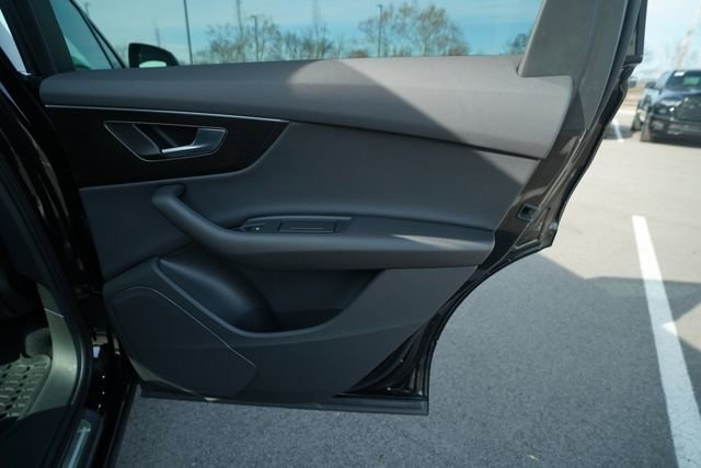 Used 2023 Audi Q7 2.0T Premium w/ Convenience Package image 22