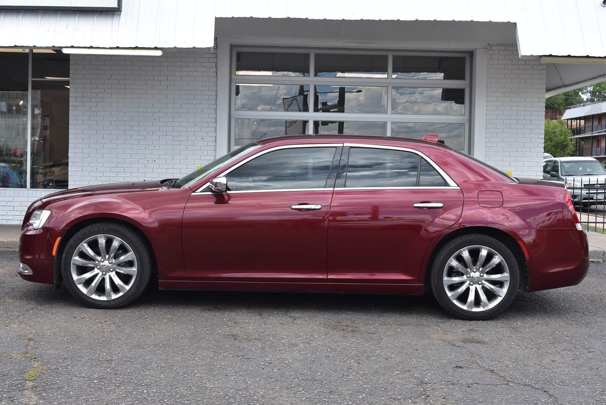 Used 2018 Chrysler 300 Limited image 3