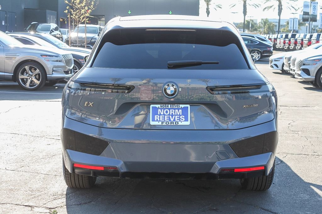 Used 2023 BMW iX xDrive50 w/ Premium Package image 8