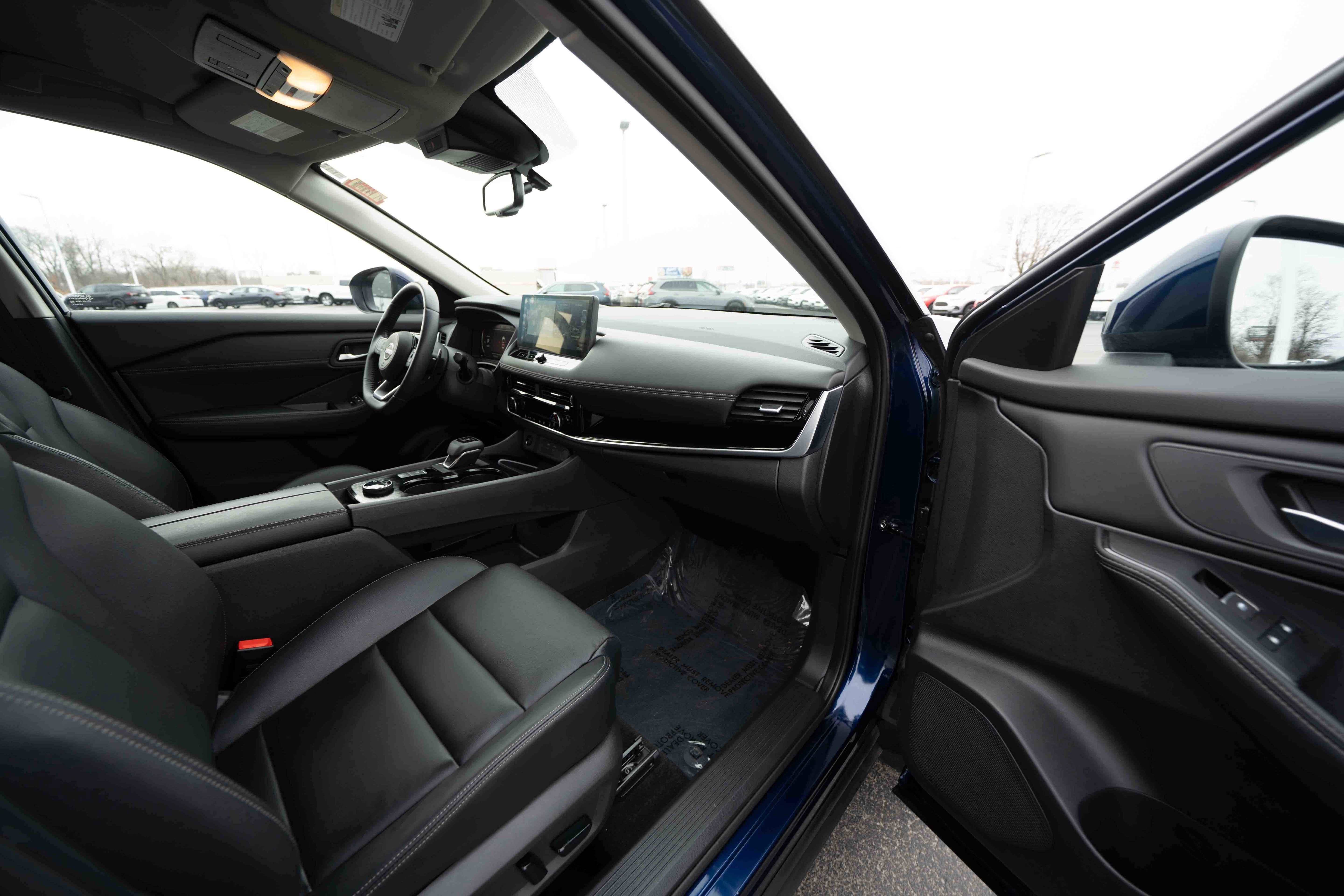 Used 2024 Nissan Rogue SL image 26