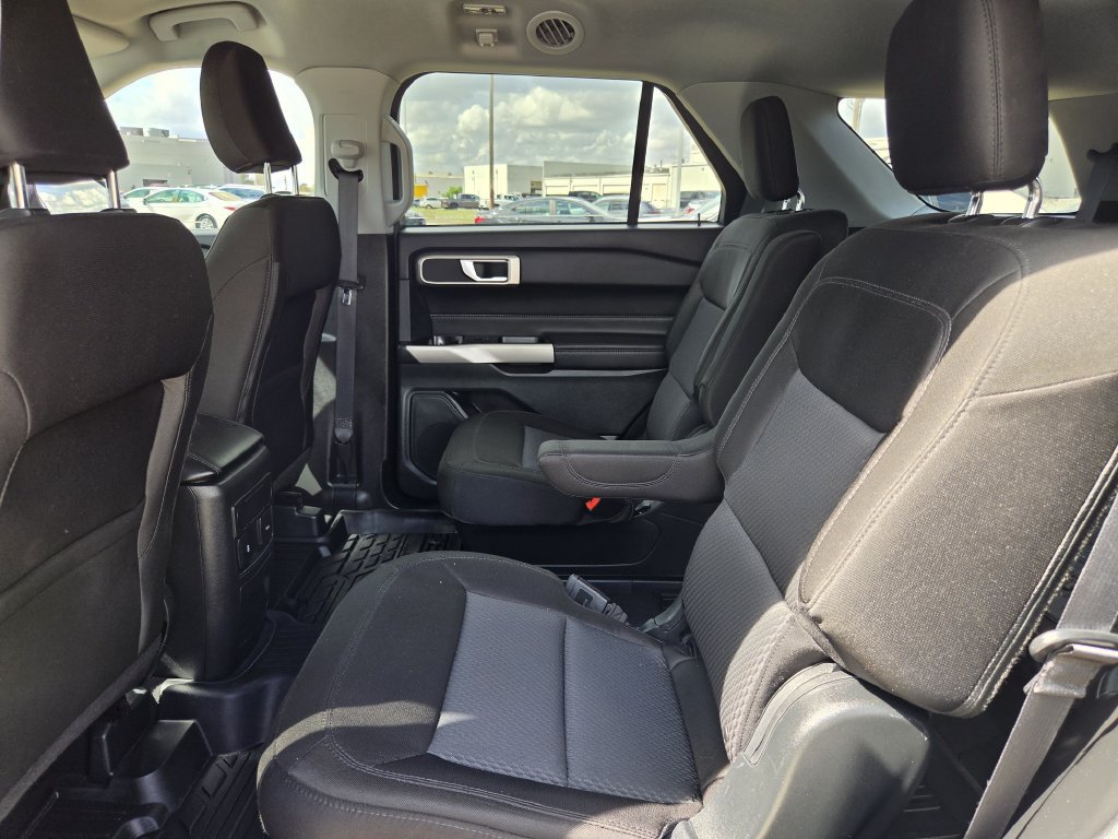 Used 2023 Ford Explorer XLT RWD image 28