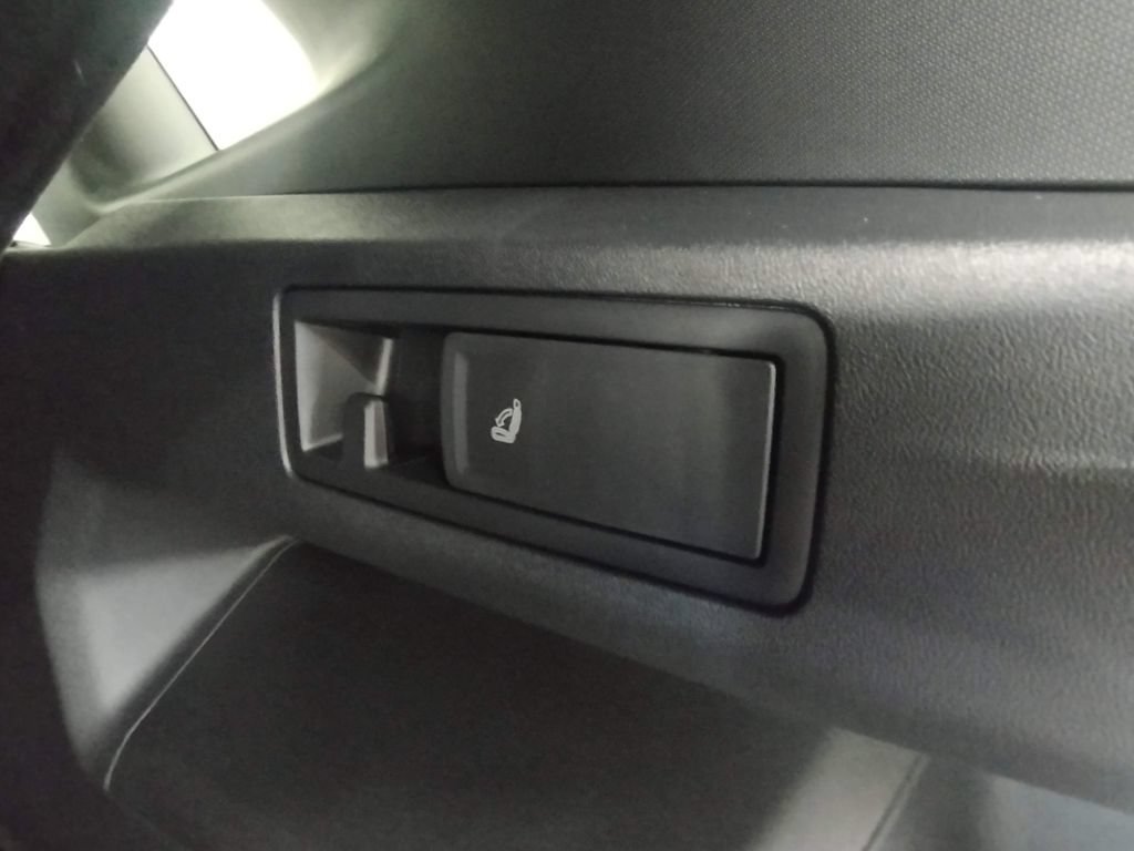 New 2026 Volkswagen Tiguan SE R-Line AWD/4WD image 22