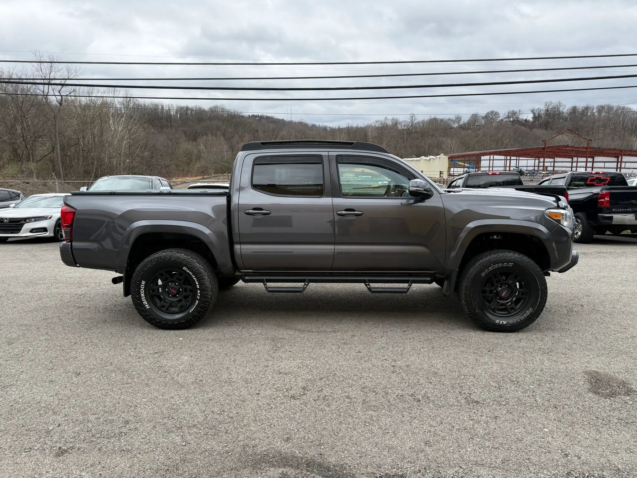 Used 2019 Toyota Tacoma TRD Sport image 4