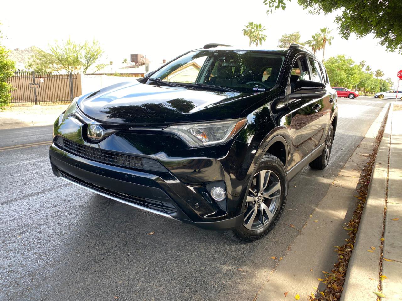 Used 2016 Toyota RAV4 XLE w/ Convenience Package AWD/4WD image 2