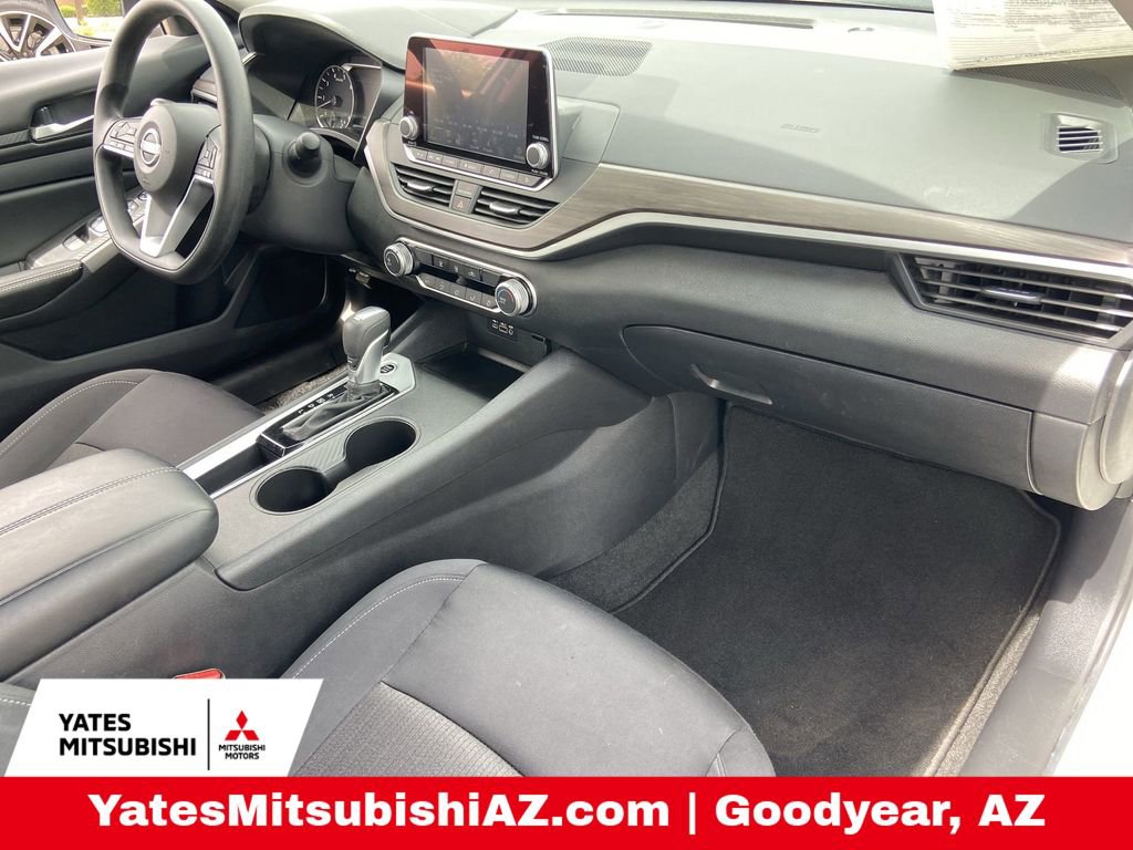 Used 2025 Nissan Altima 2.5 SV image 31