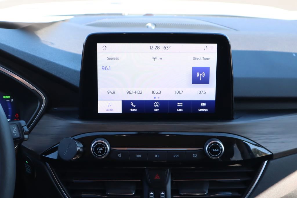 Used 2020 Ford Escape Titanium image 14