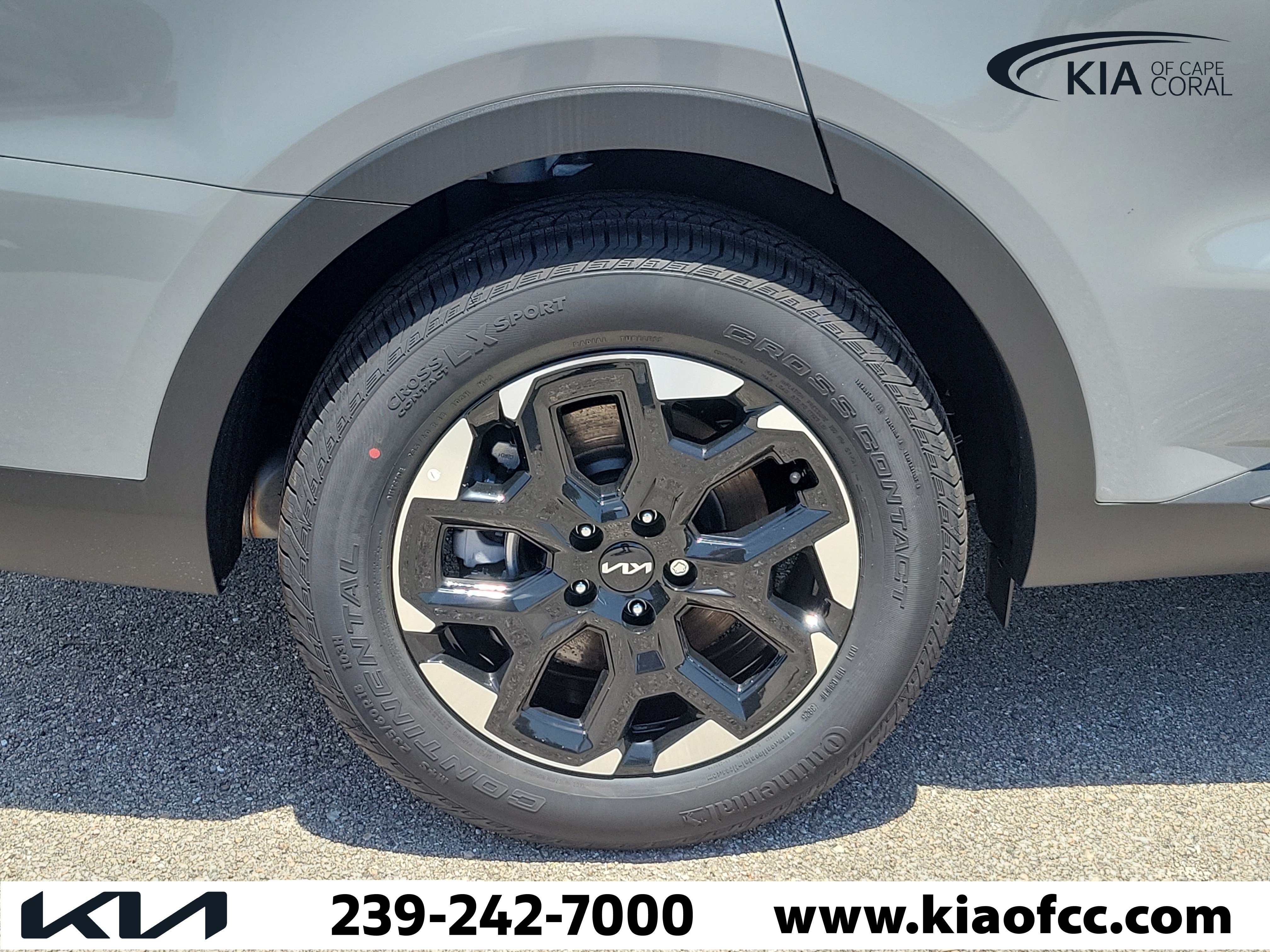 New 2026 Kia Sorento S w/ S Panoramic Sunroof Package FWD image 9