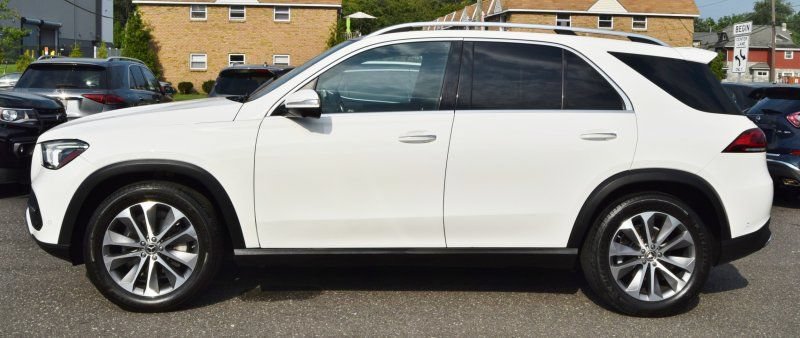 Used 2021 Mercedes-Benz GLE 350 4MATIC w/ Premium Package image 5