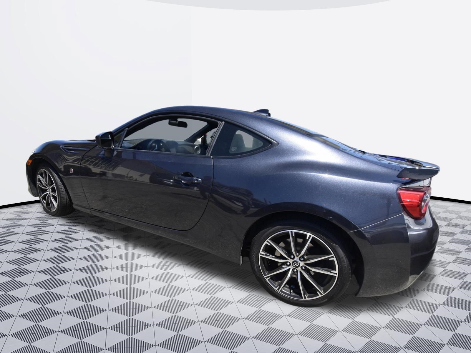 Used 2019 Toyota 86 RWD image 3