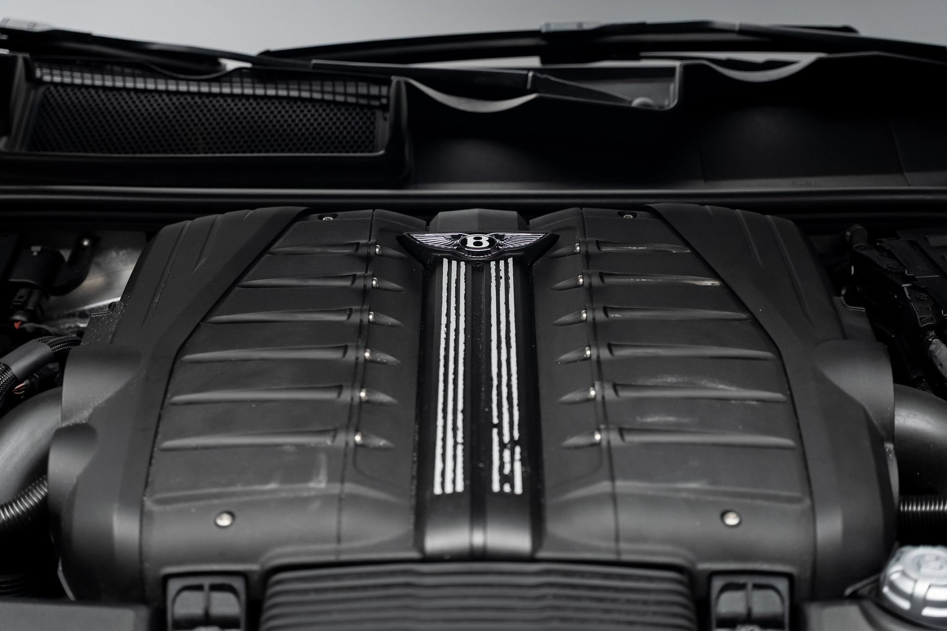 Used 2018 Bentley Bentayga AWD/4WD image 74