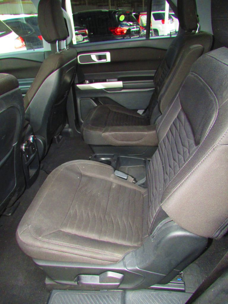 Used 2020 Ford Explorer XLT image 14