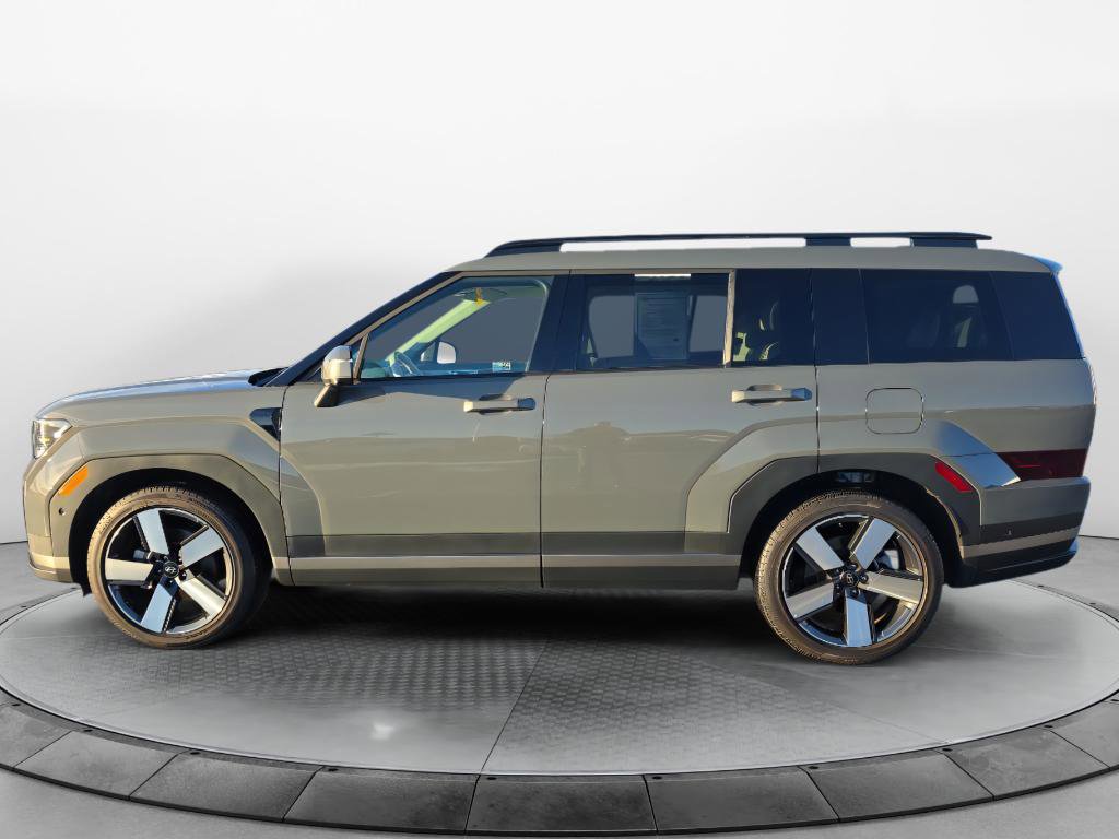 Used 2025 Hyundai Santa Fe Limited image 2