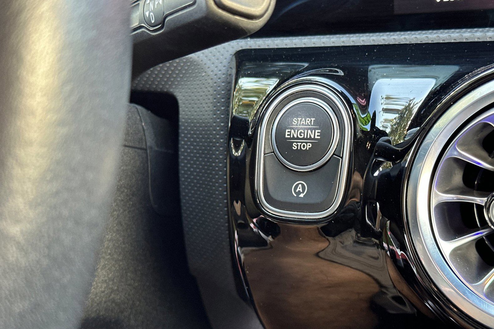 Used 2025 Mercedes-Benz CLA 250 image 21