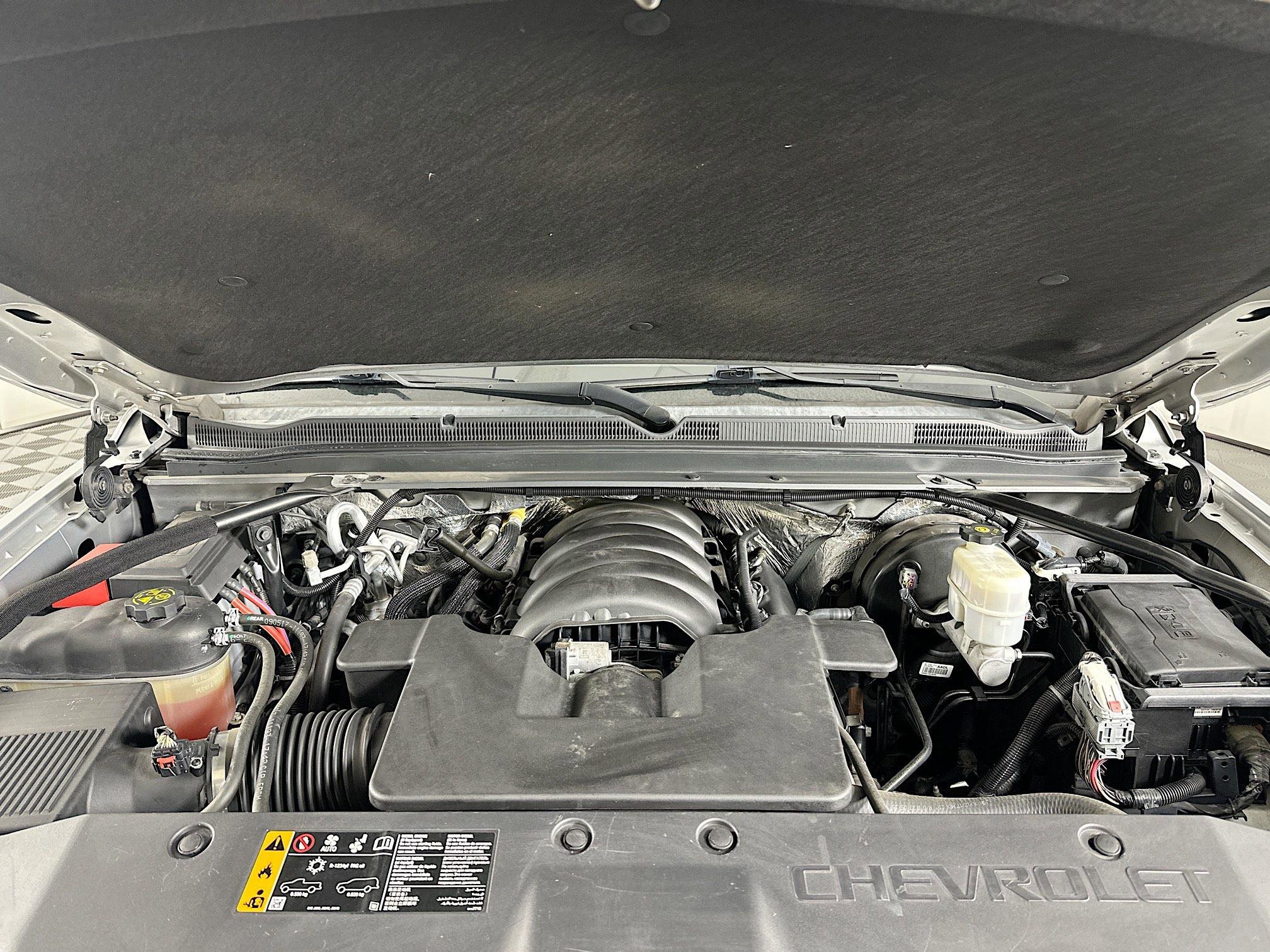 Used 2018 Chevrolet Suburban LT image 34