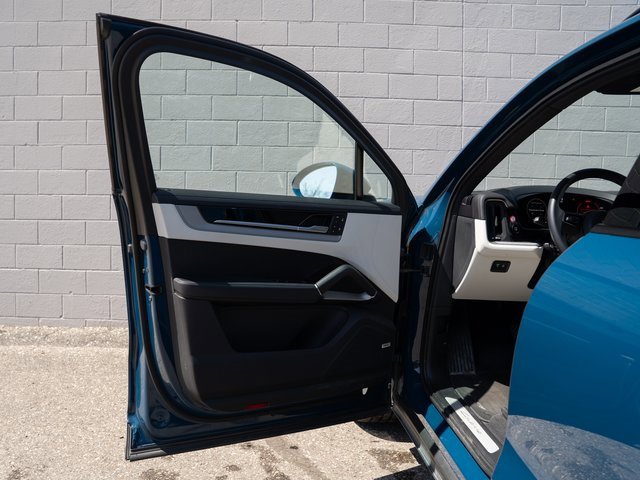 Certified 2024 Porsche Cayenne image 14