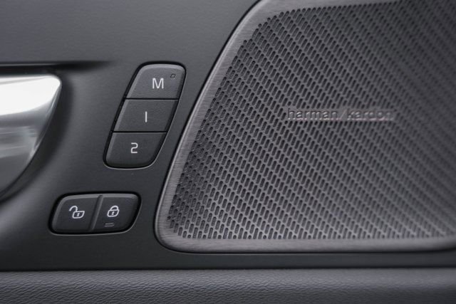 New 2026 Volvo XC60 B5 Ultra w/ Protection Package Premier image 37