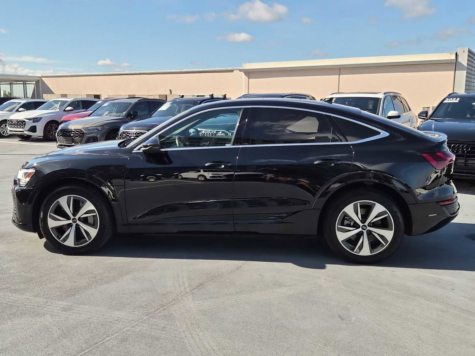 Certified 2024 Audi Q8 e-tron Premium Plus w/ Premium Plus Package image 3