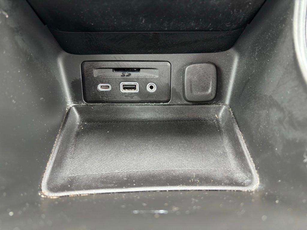 Used 2022 GMC Terrain SLT w/ Elevation Edition image 14