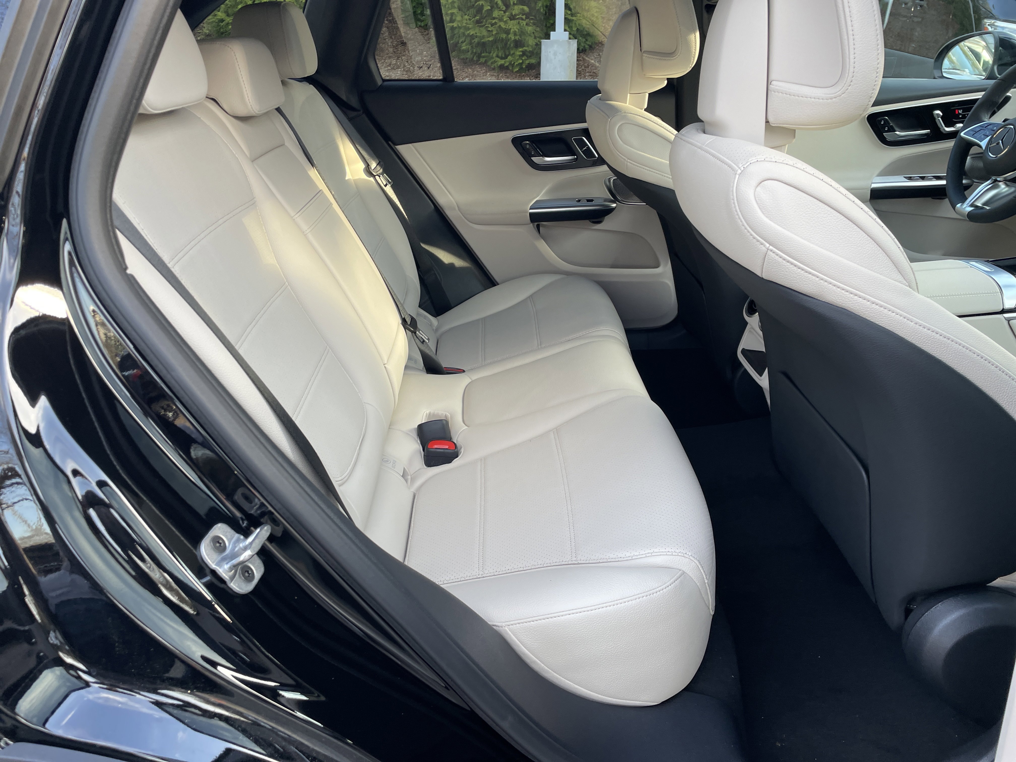 New 2026 Mercedes-Benz GLC 300 image 40