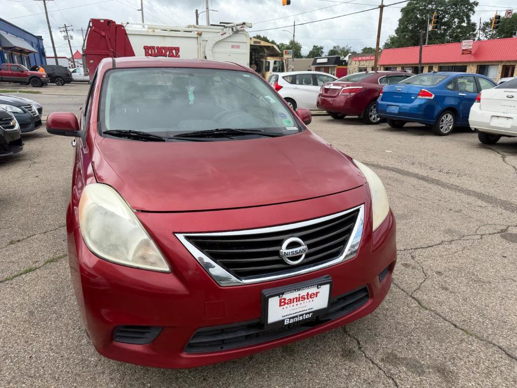 Used 2014 Nissan Versa SV w/ Convenience Package FWD image 3