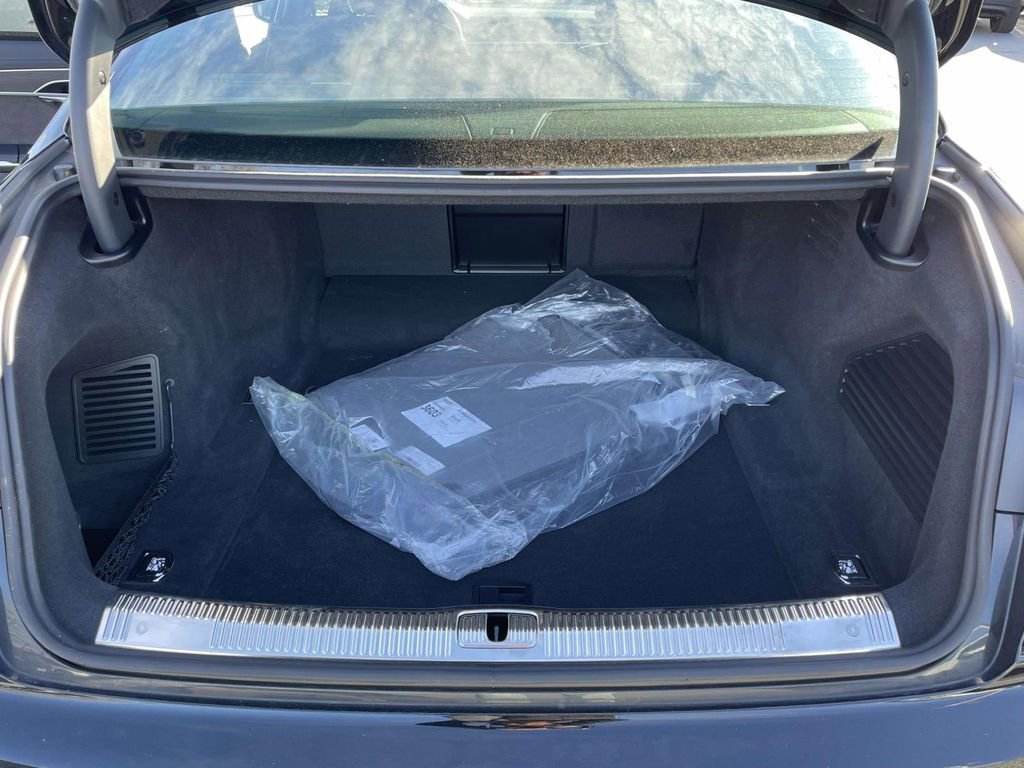 Used 2023 Audi A8 L 3.0T image 31