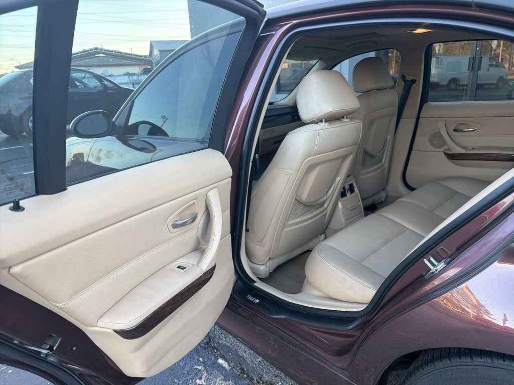 Used 2006 BMW 325i Sedan image 14