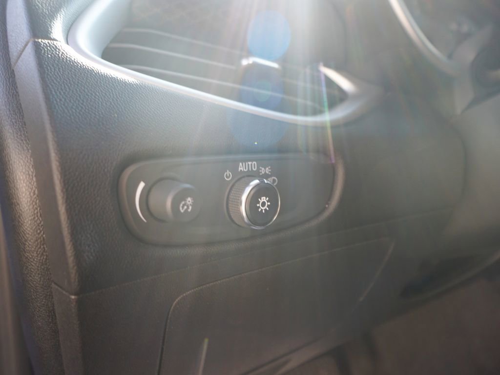 Used 2023 Chevrolet Malibu LT image 18