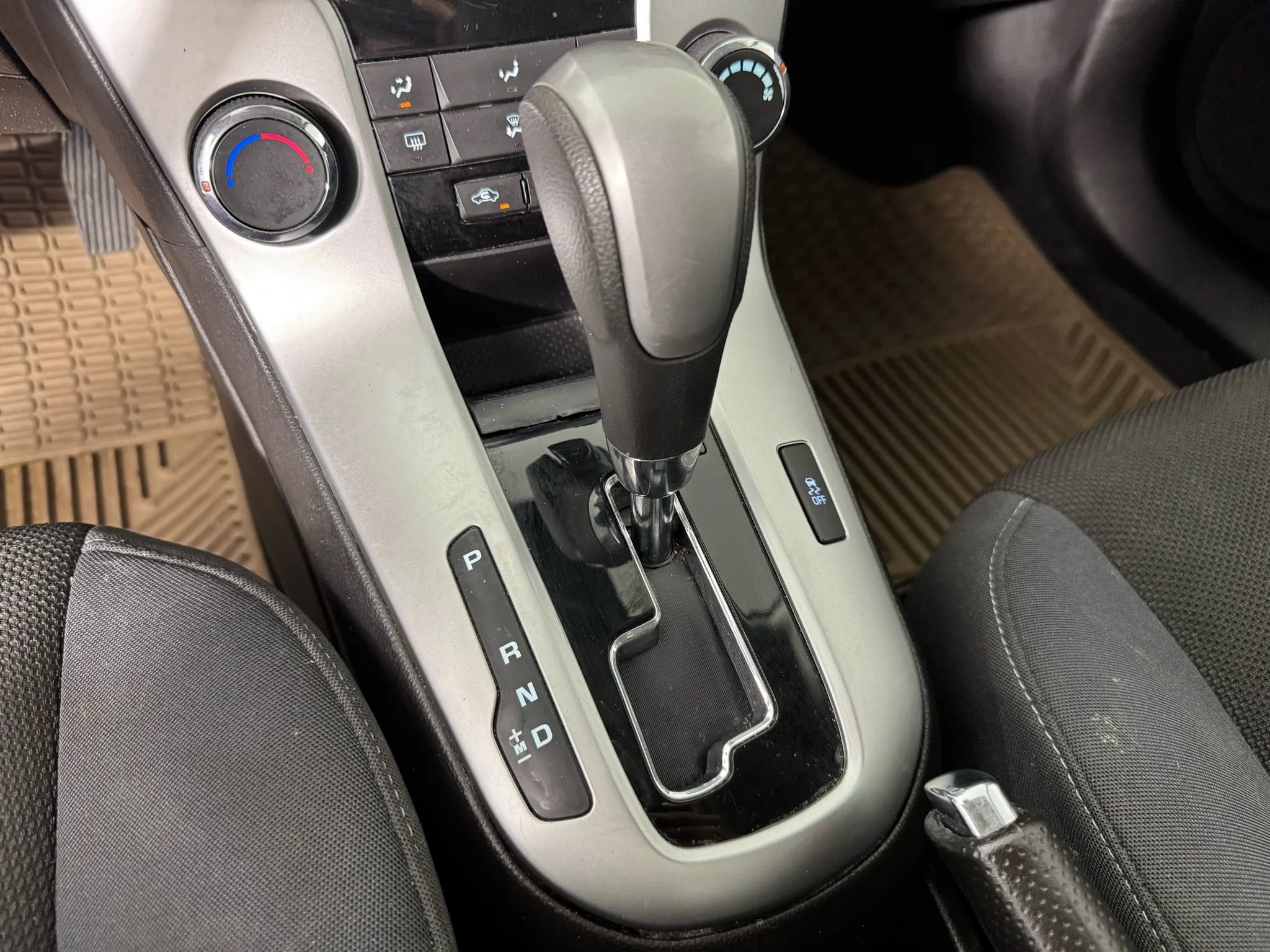 Used 2016 Chevrolet Cruze LT image 20