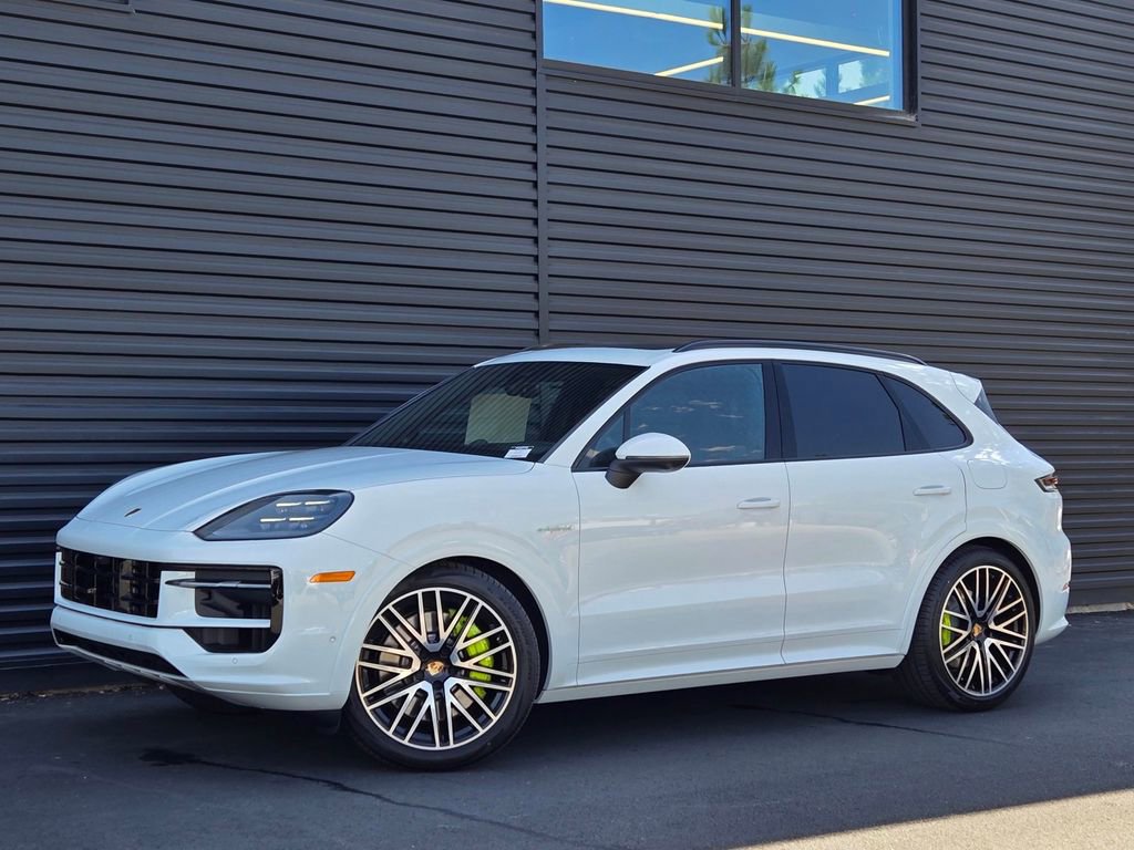 New 2025 Porsche Cayenne S image 1