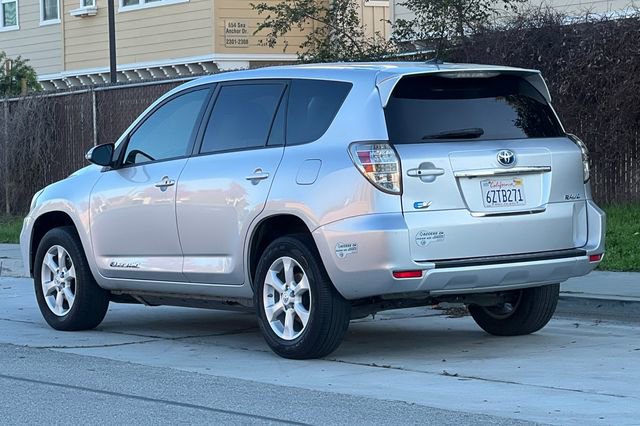 Used 2014 Toyota RAV4 EV image 6