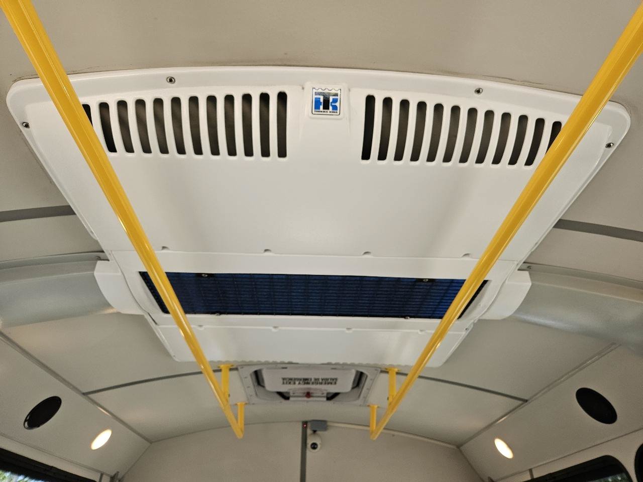 Used 2015 Chevrolet Express 4500 w/ Shuttle Bus Package RWD image 43