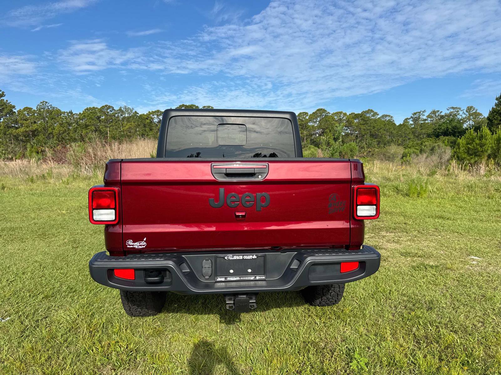 Certified 2022 Jeep Gladiator Overland AWD/4WD image 4
