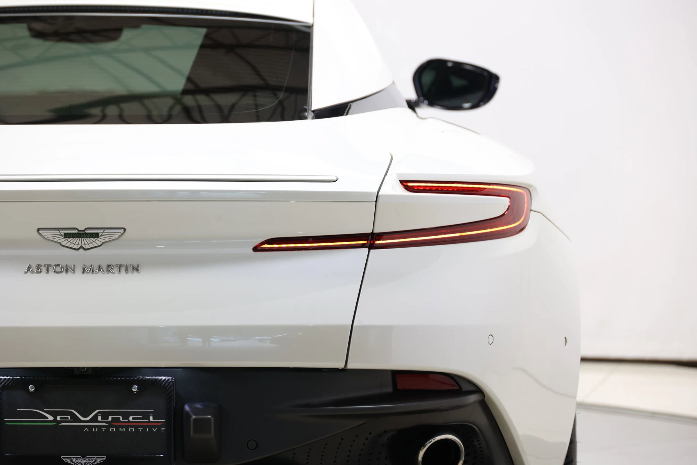 Used 2018 Aston Martin DB11 Coupe image 49