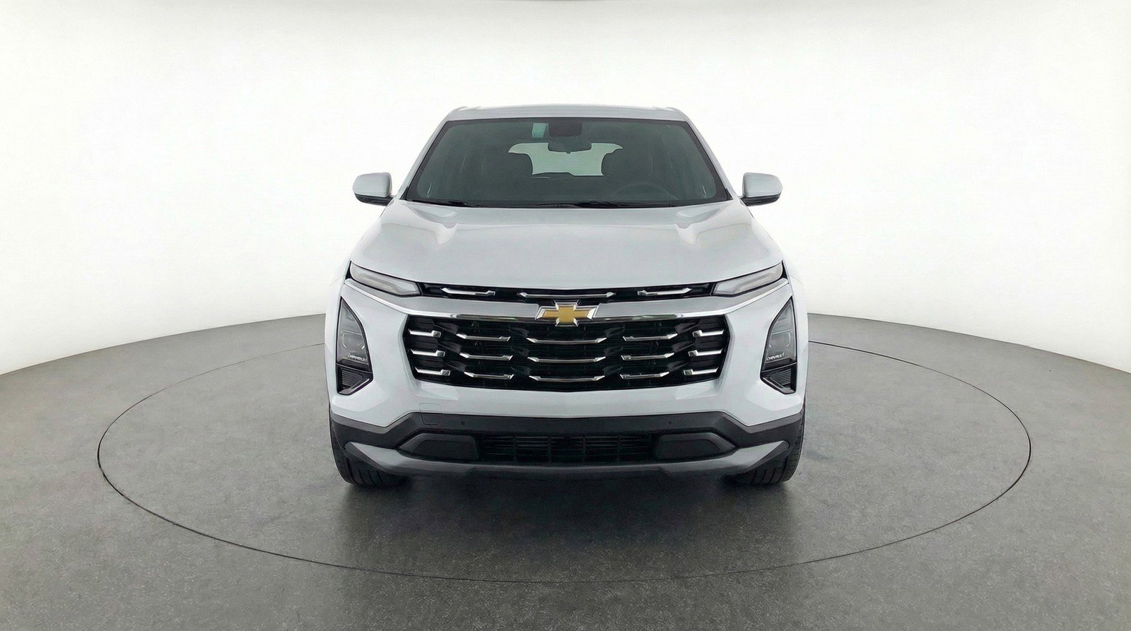 Used 2025 Chevrolet Equinox LT FWD image 2