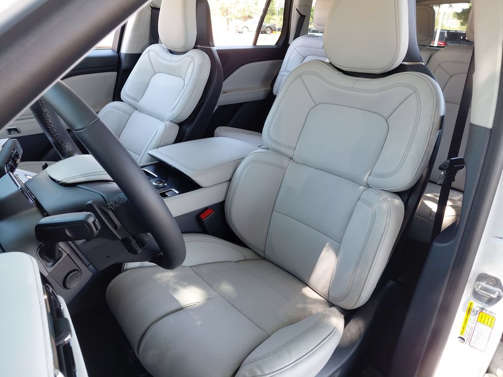 New 2026 Lincoln Aviator Reserve AWD/4WD image 38