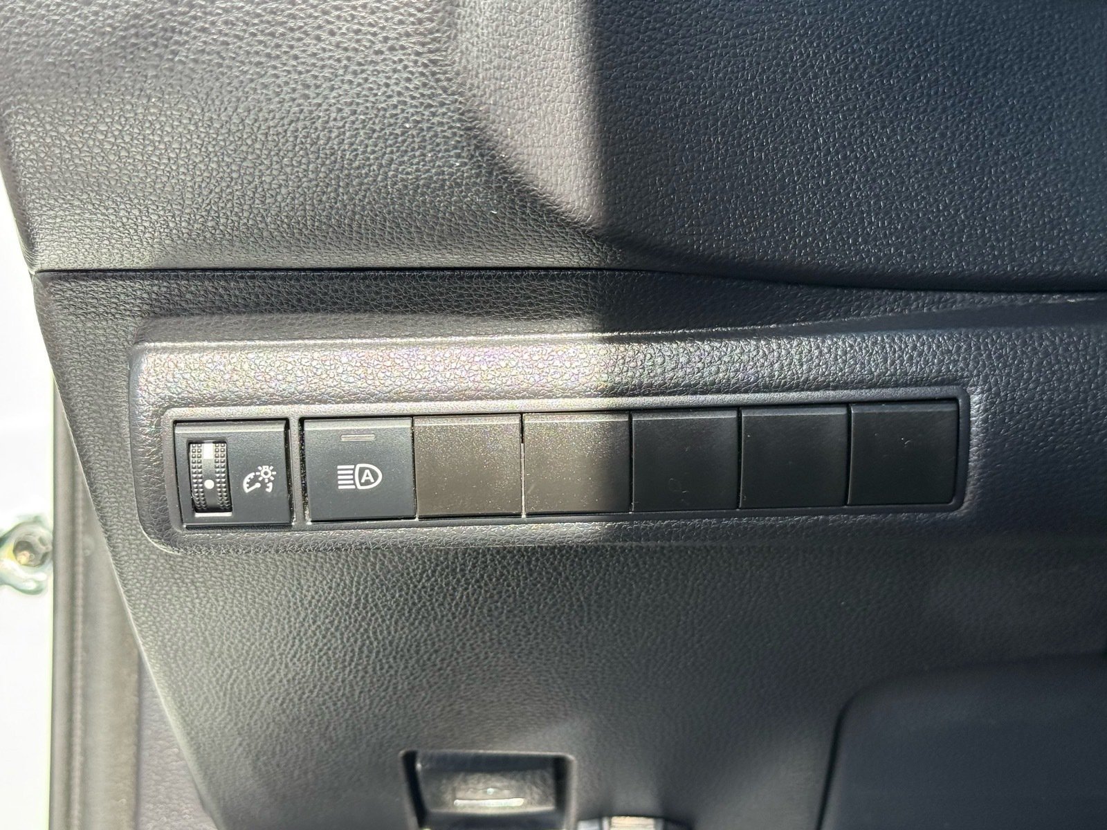 Used 2025 Toyota Corolla LE FWD image 15