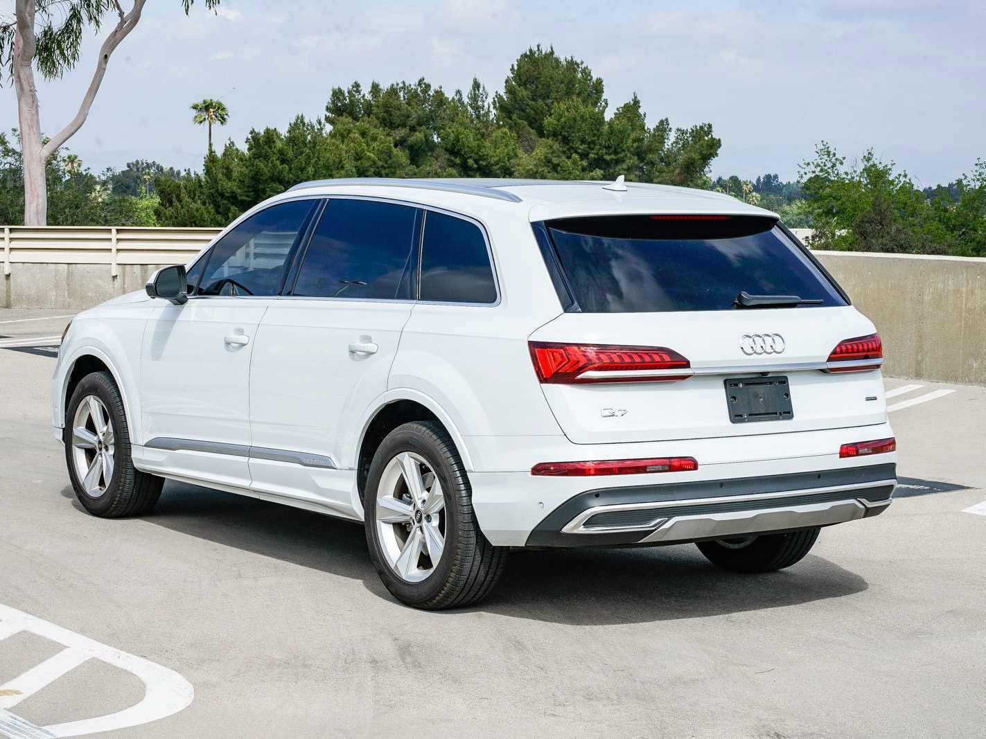 Used 2023 Audi Q7 2.0T Premium Plus w/ Premium Plus Package image 2
