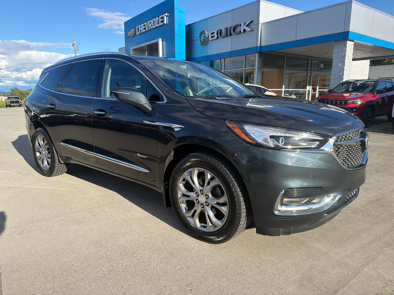 Used 2020 Buick Enclave Avenir w/ Avenir Technology Package AWD/4WD image 1