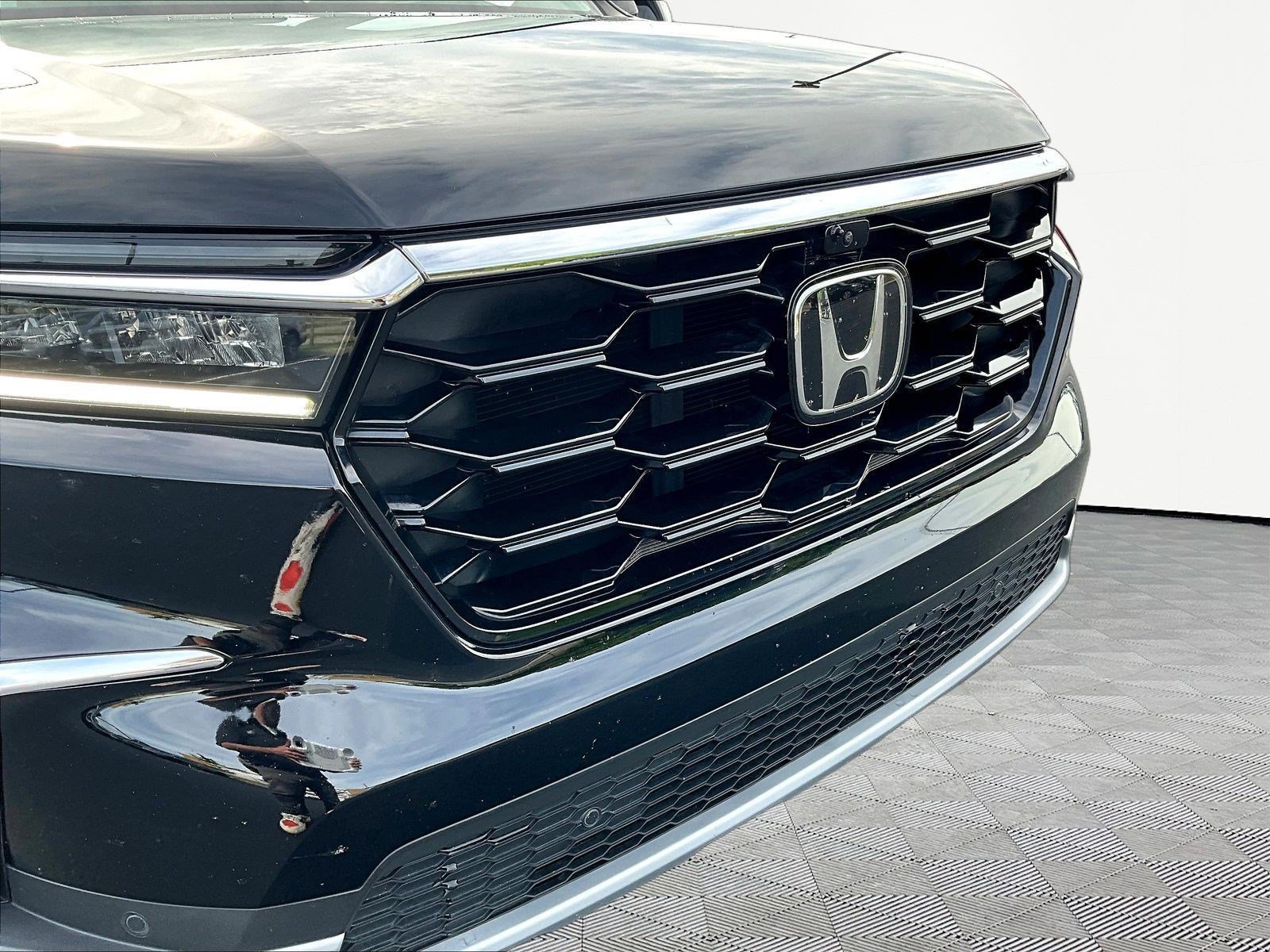Used 2025 Honda Pilot Elite image 34