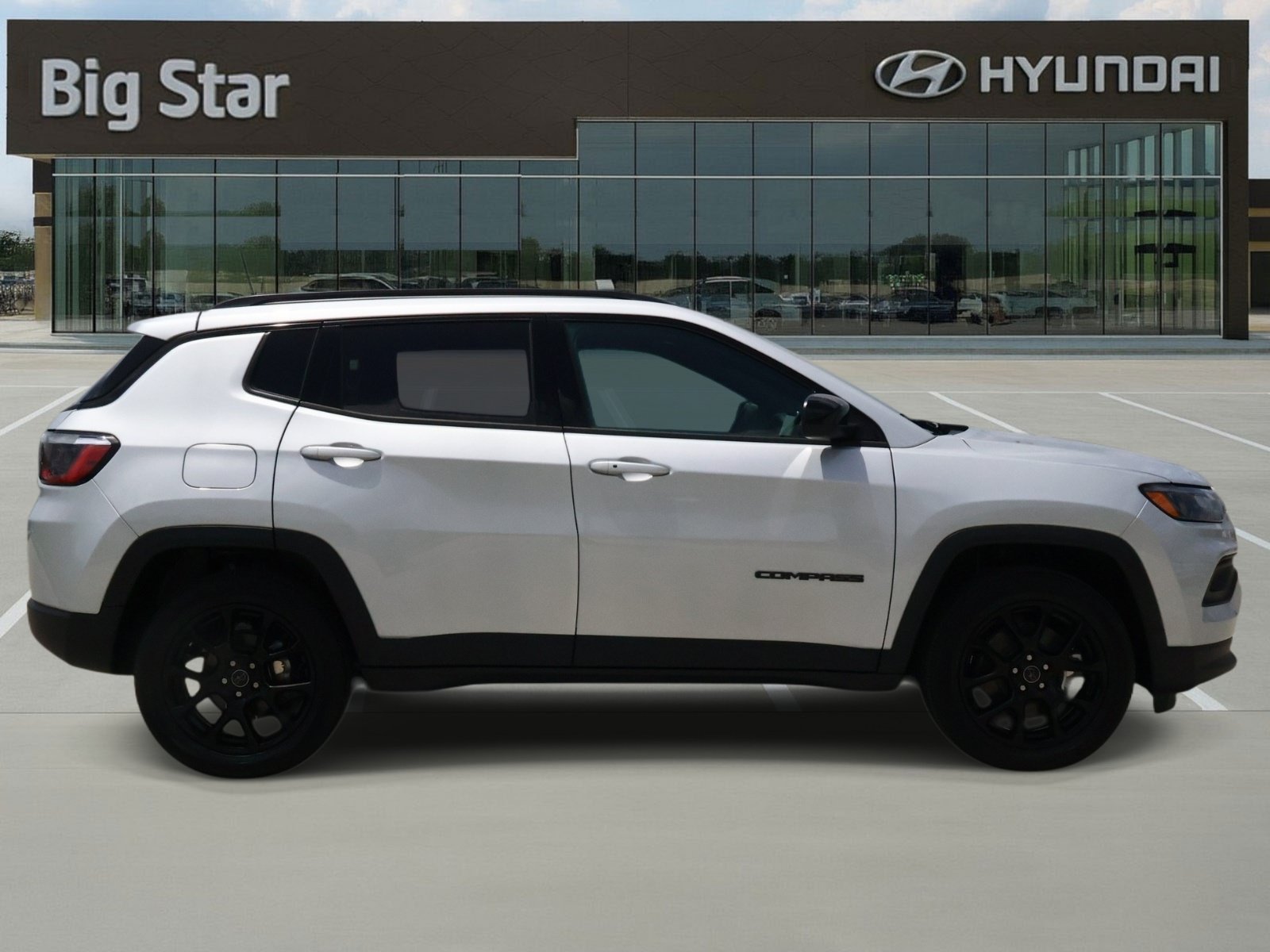 Used 2026 Jeep Compass Latitude AWD/4WD image 5
