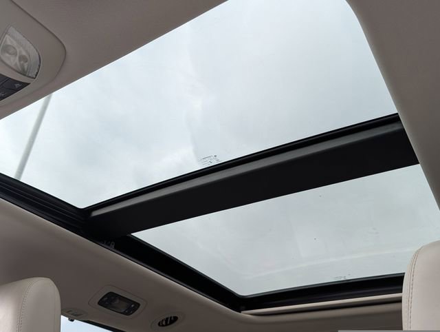 Used 2021 Chrysler Pacifica Limited w/ Premium & Safety Sphere Group image 26