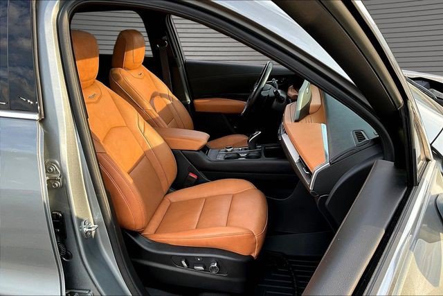 Certified 2024 Cadillac XT4 Premium Luxury w/ Technology Package FWD image 29