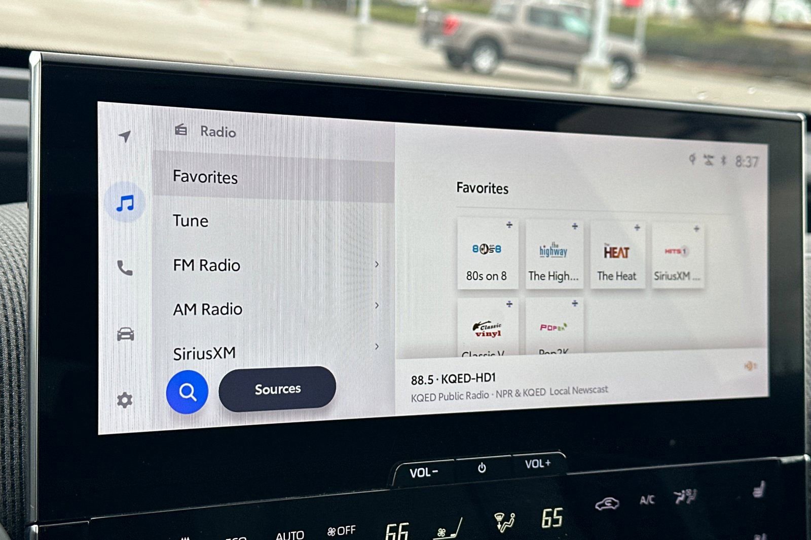 Used 2023 Toyota bZ4X Limited image 27