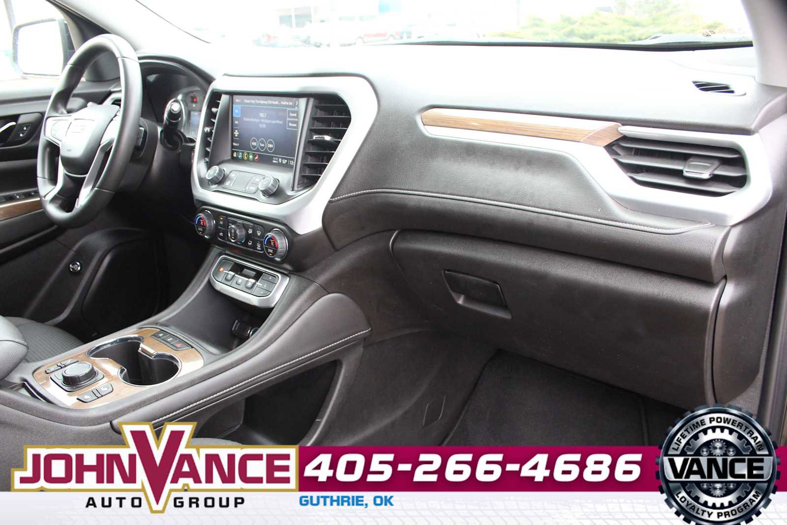 Used 2023 GMC Acadia SLE w/ Driver Convenience Package image 16